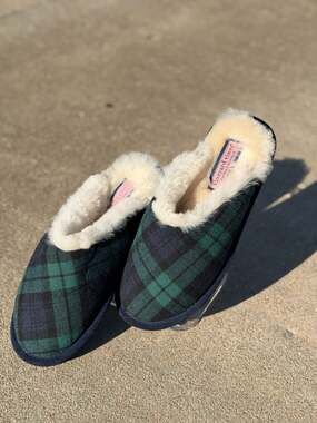 Vineyard Vines Black Watch Plaid Shearling Lined Scuff Slippers 8/9